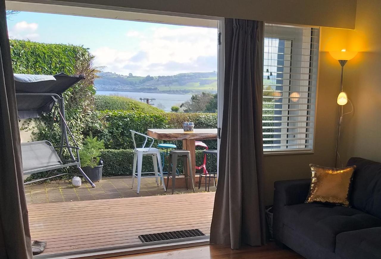 Charlies@Hilltop Deluxe Retreat Bed and Breakfast Lago Lago Taupo Exterior foto